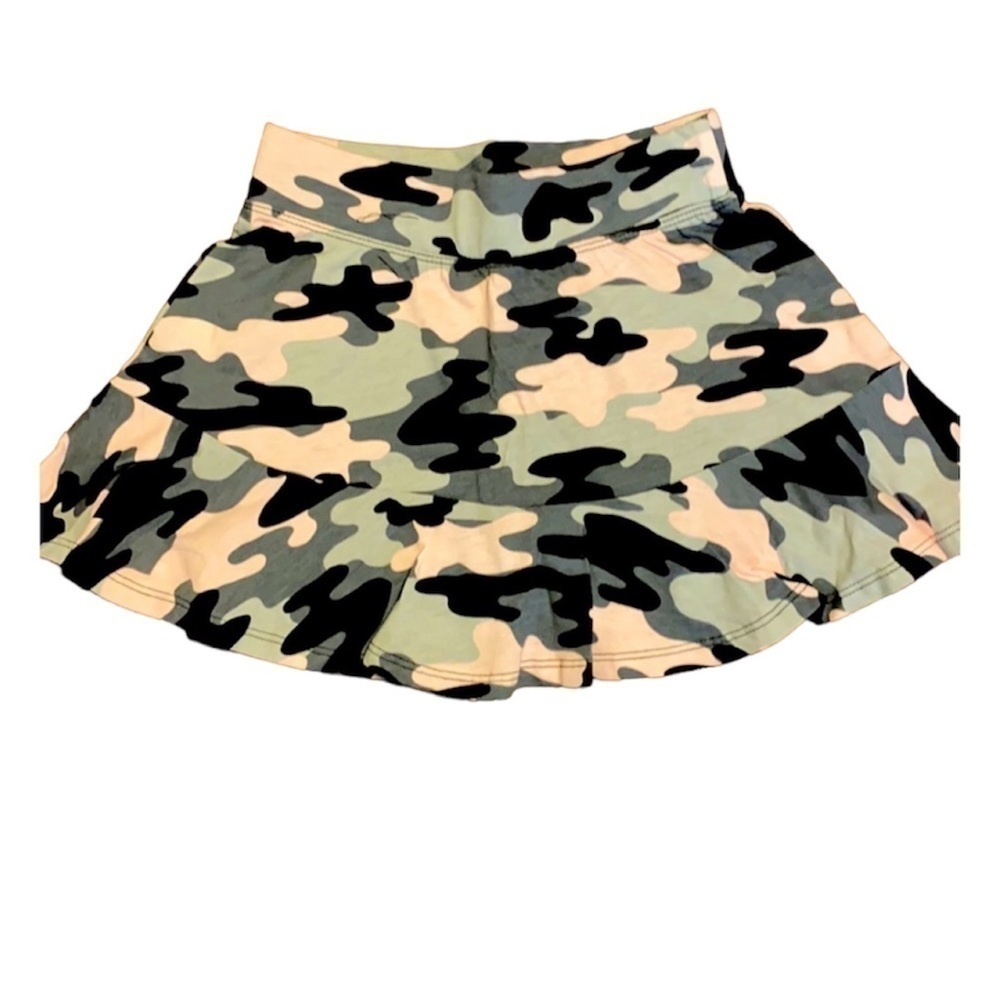 Children’s Place Camo Skort. NWT (Small)